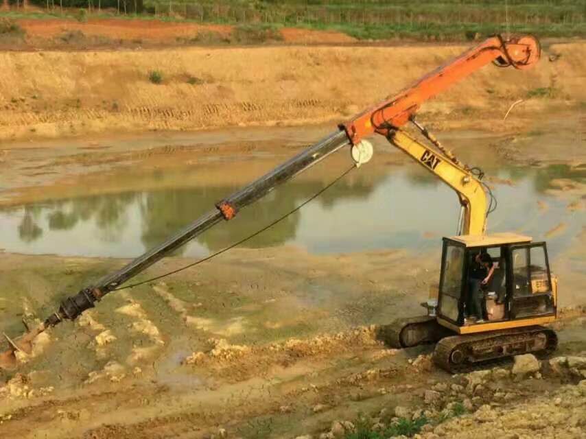 挖機(jī)伸縮臂廠家、勾機(jī)伸縮臂廠家、伸縮臂勾機(jī)廠家